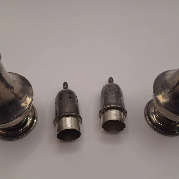 Vintage A.T. Gunner Sterling Silver Salt & Pepper Shakers Star G Hallmark - Picture 8 of 8